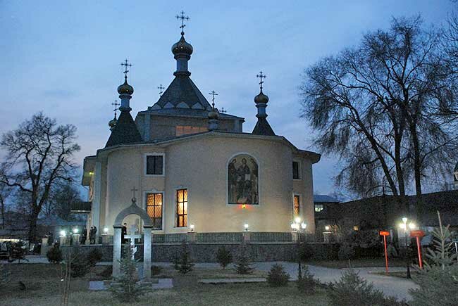 Никольская церковь в Алматы