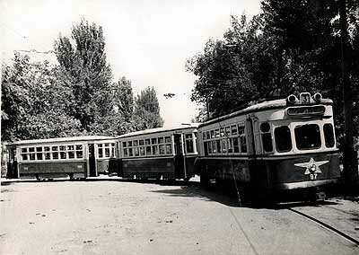 Трамвайные поезда из трех вагонов в Алматы