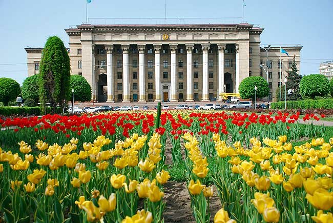 Старая площадь в Алматы